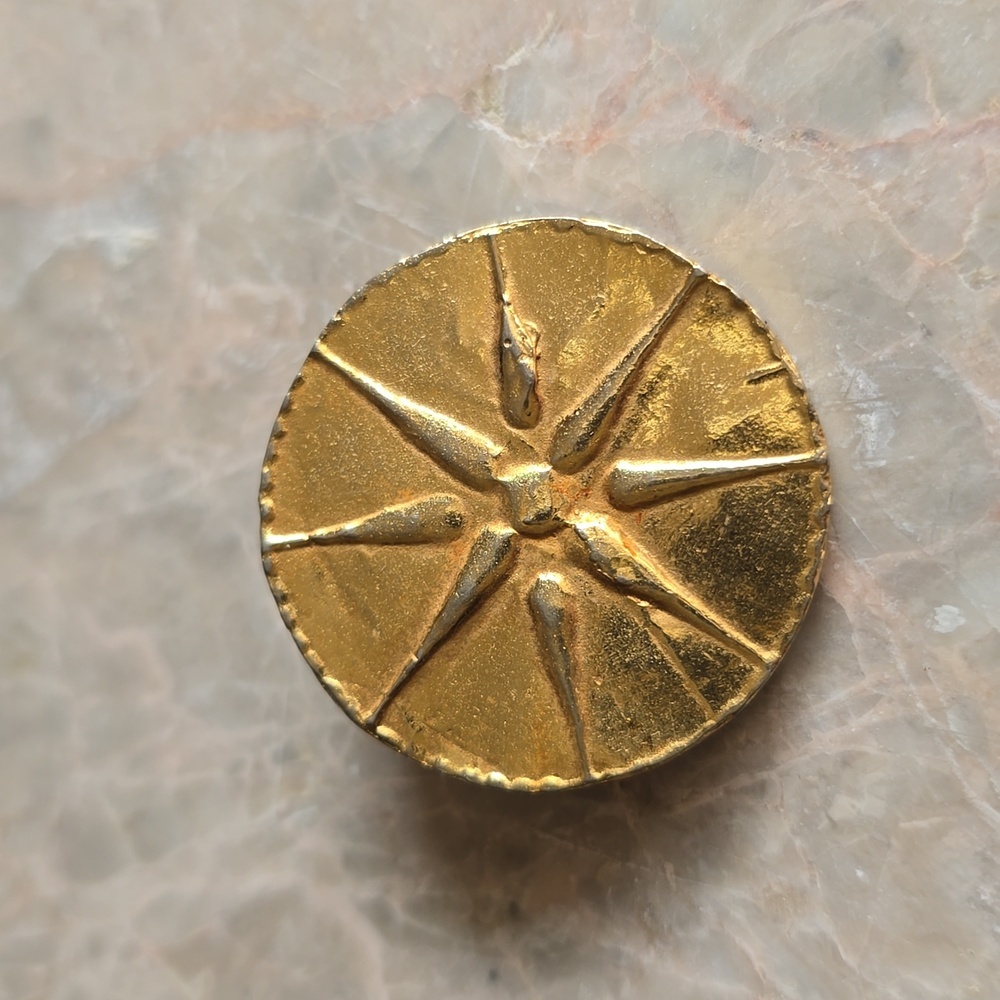 Vintage Alva reproduction round gold tone egyptian series brooch pendant